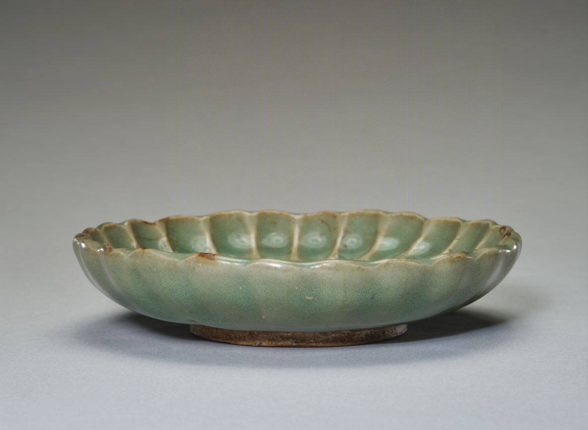 The Harmony of Minimalism and Song Dynasty Porcelain in Eastern Aesthetics